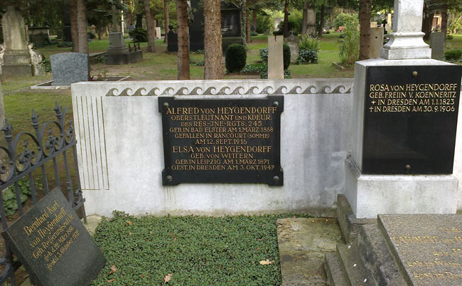 Alfred von Heygendorff’s plaque on the well-tended family tomb in Dresden.