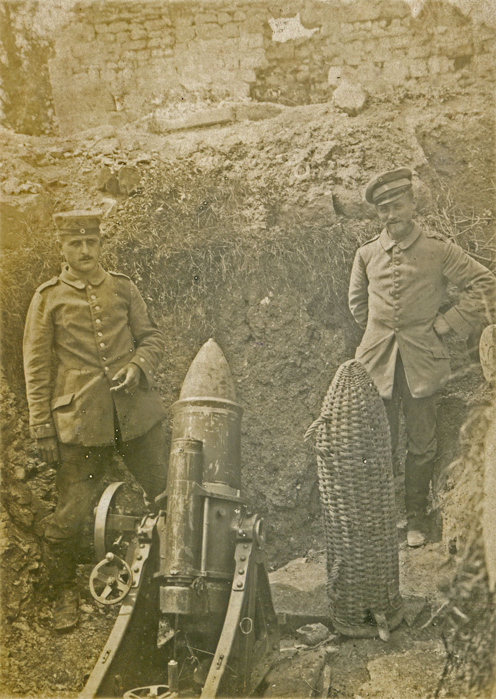 Another photo (dated 23rd August 1915 on the reverse) of the same mortar position
