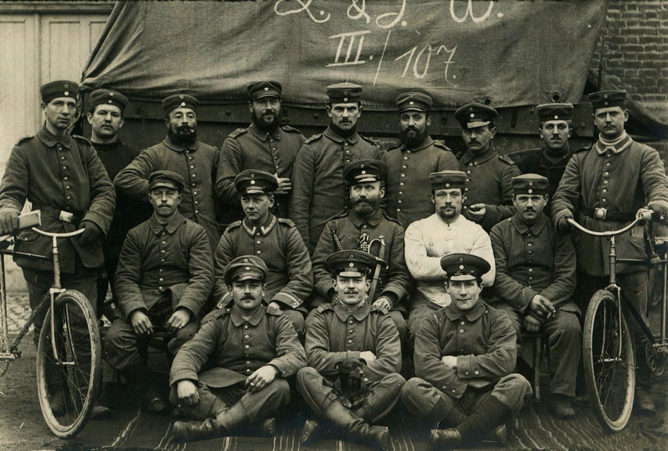 Personnel from the baggage echelon of III. Bataillon / IR 107